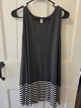 Zenana Outfitters Charcoal Gray Sleeveless Tunic